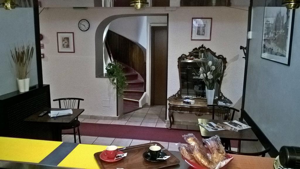 Hotel Del Sole Milánó Kültér fotó