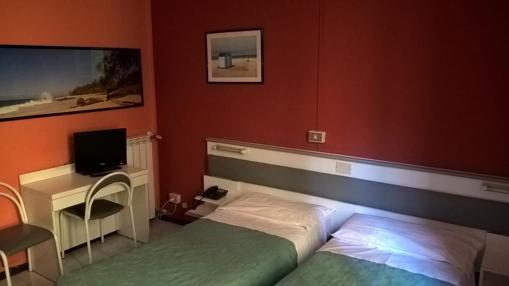 Hotel Del Sole Milánó Szoba fotó
